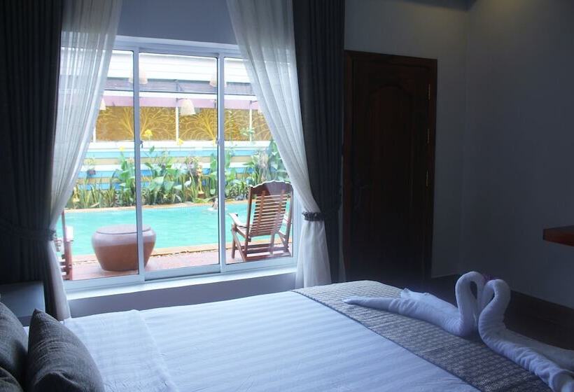 غرفة قياسية مطلّة علي حمام السباحة, Ramchang Guesthouse