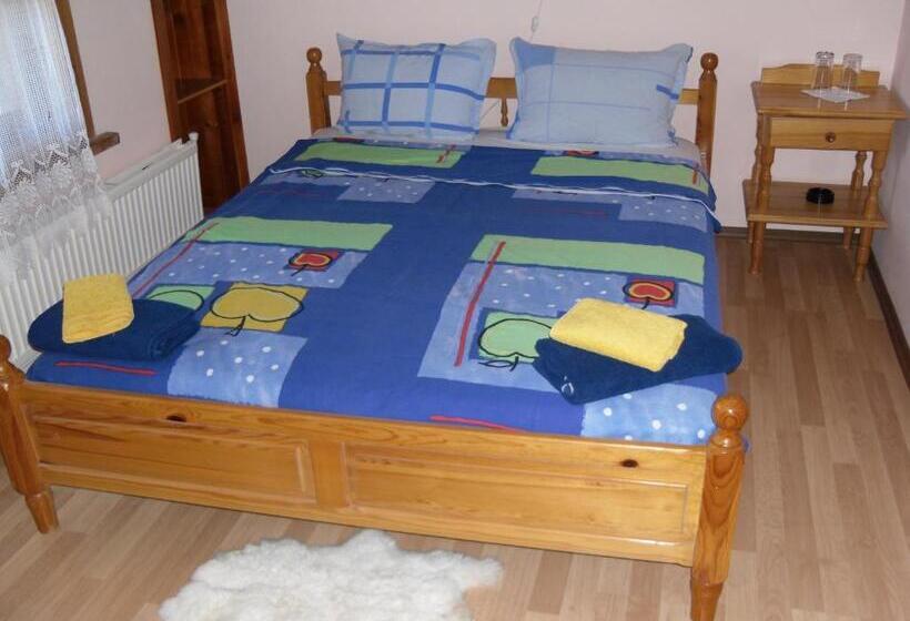 Четырехместный Номер Стандарт, Veselata Guest House