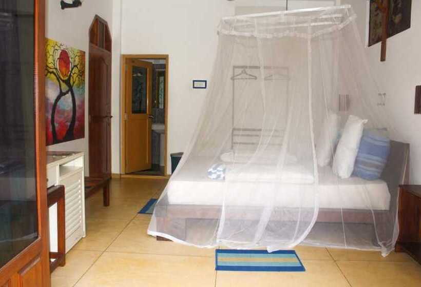 اتاق استاندارد سه نفره, Frangipani Beach Villa