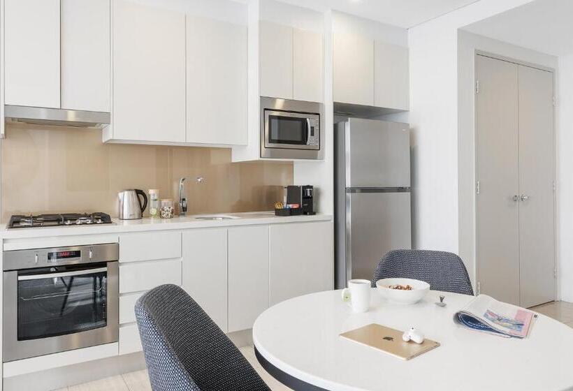 Люкс, Meriton Suites Zetland