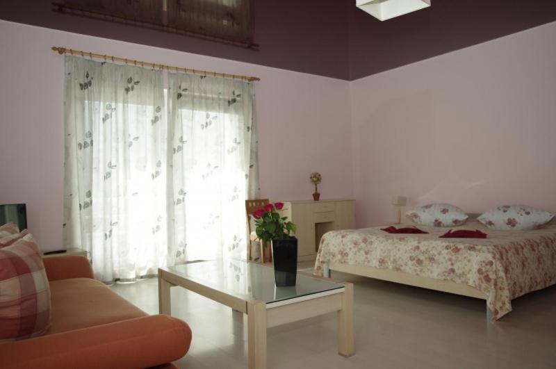 اتاق خانوادگی, Europe Guesthouse