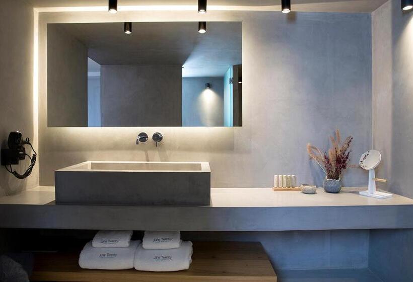 سوئیت جونیور با ماساژ آبی, June Twenty Suites