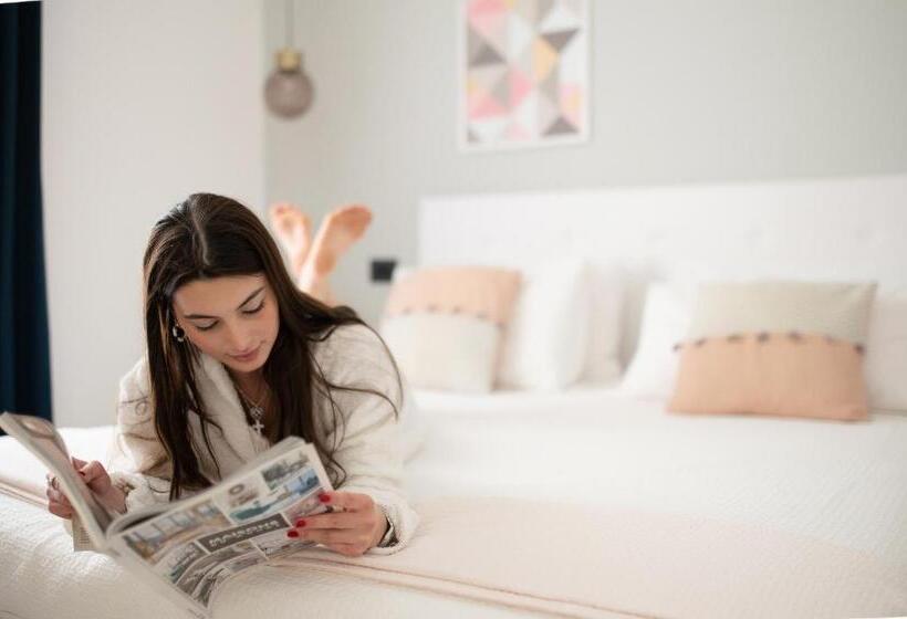 اتاق لوکس با بالکن, B&b Spigolerooms