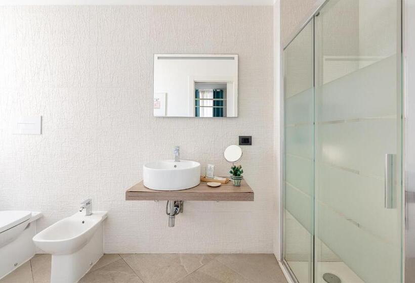 اتاق لوکس با بالکن, B&b Spigolerooms