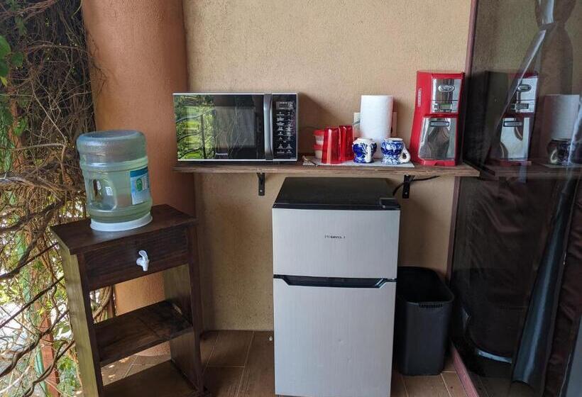 キングサイズベッドのデラックスルーム, Casa Arcoiris Zihuatanejo B&b