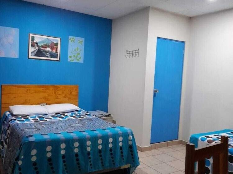 اتاق استاندارد چهار تخته, Happy House