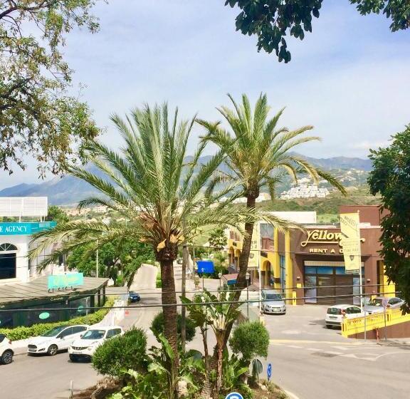 اتاق سوپریور, Royal Tennis Club