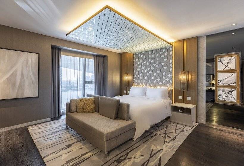 Королевский Люкс, Al Bandar Rotana – Dubai Creek