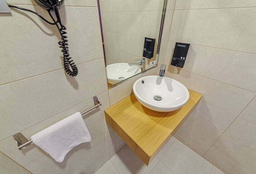 اتاق استاندارد یک نفره, La Perla