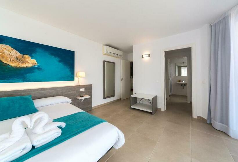 带3个卧室带海景的公寓, Aparthotel Ferrer Skyline