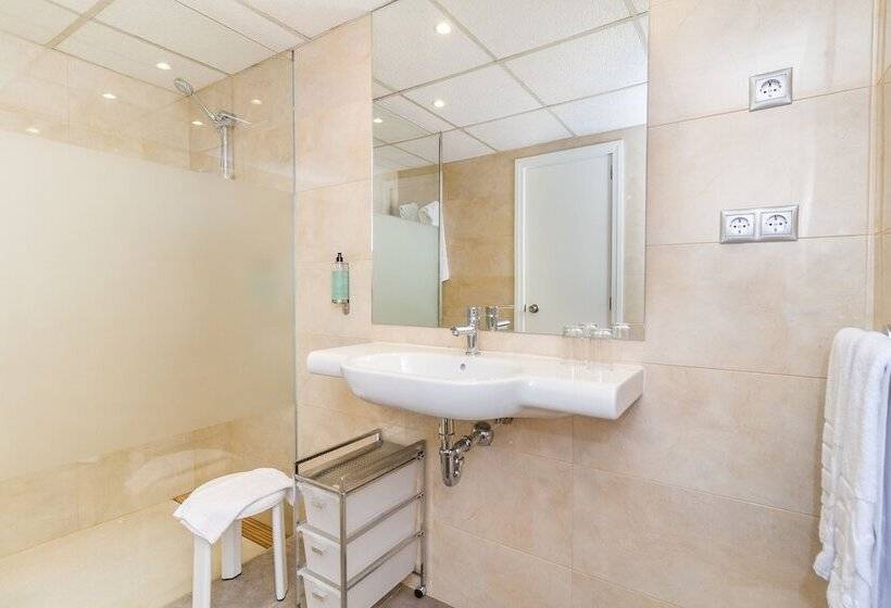 חדר משפחתי, Eix Lagotel Holiday Resort