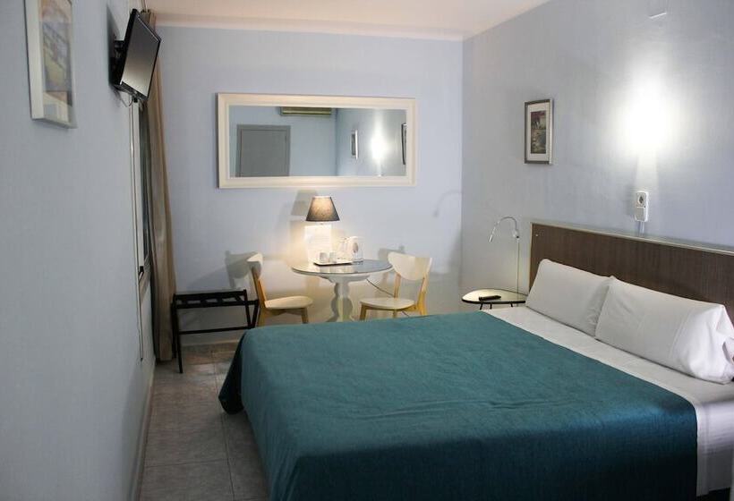 Номер Economy, Alexandra Sitges