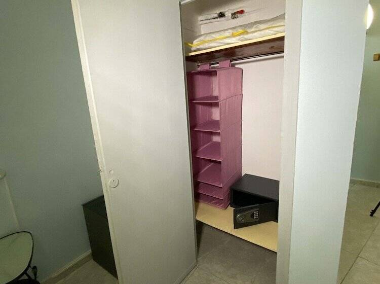 Quarto Economy, Alexandra Sitges