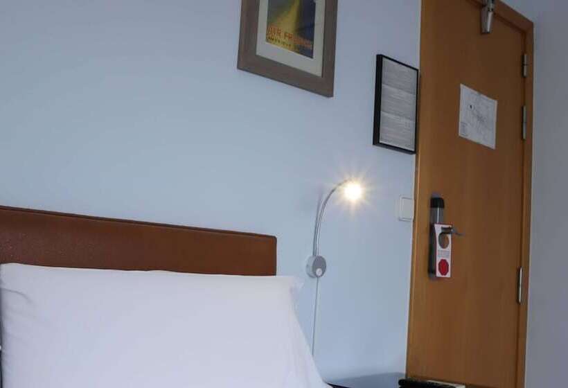 Quarto Estandar com Sacada, Alexandra Sitges