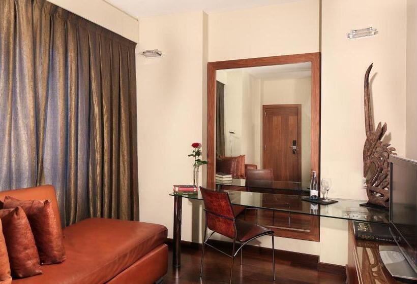 Полулюкс, Gran Derby Suites, A Small Luxury Hotel Of The World
