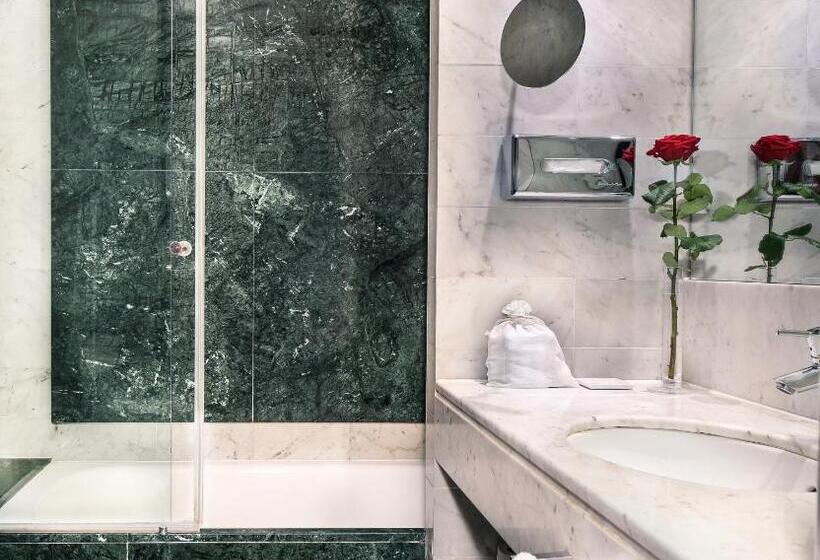 Полулюкс, Gran Derby Suites, A Small Luxury Hotel Of The World