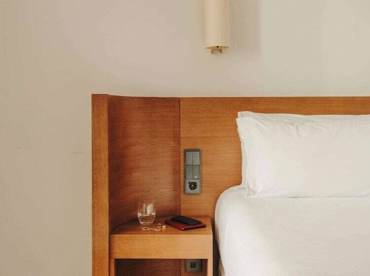 标准间, Regina Barcelona