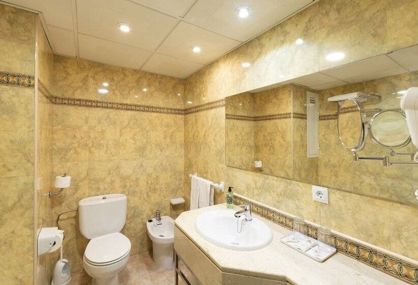 اتاق استاندارد با چشم‌انداز دریا, Mar Hotels Paguera & Spa