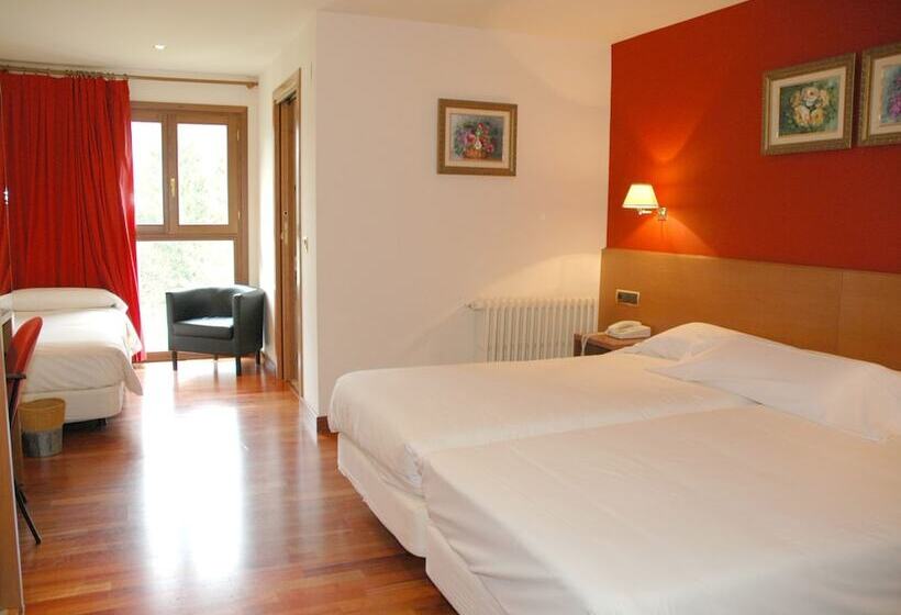 اتاق استاندارد سه نفره, Snö Hotel Candanchú