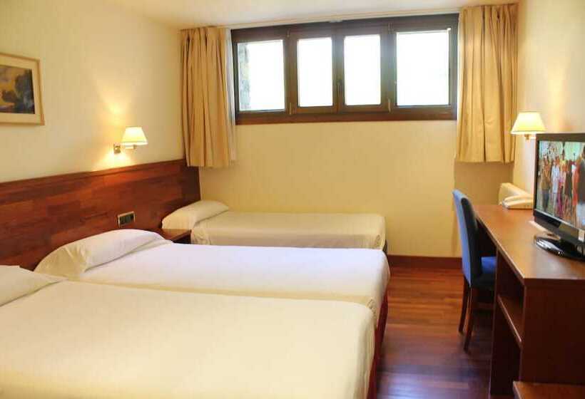 اتاق استاندارد سه نفره, Snö Hotel Candanchú