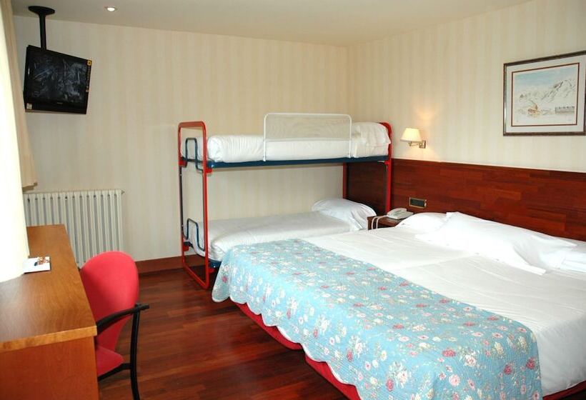 اتاق استاندارد چهار تخته, Snö Hotel Candanchú