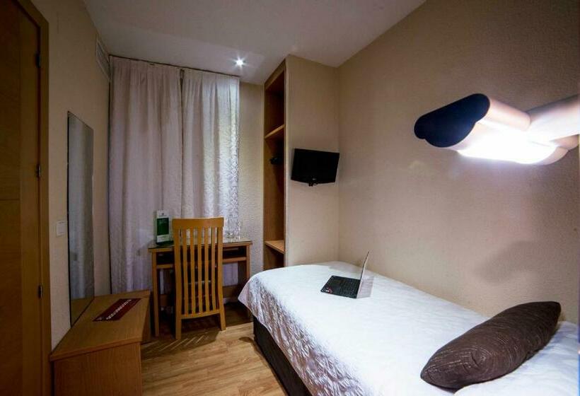 Habitación Estándar Individual, Serrano