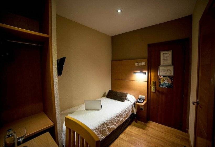 Habitación Estándar Individual, Serrano