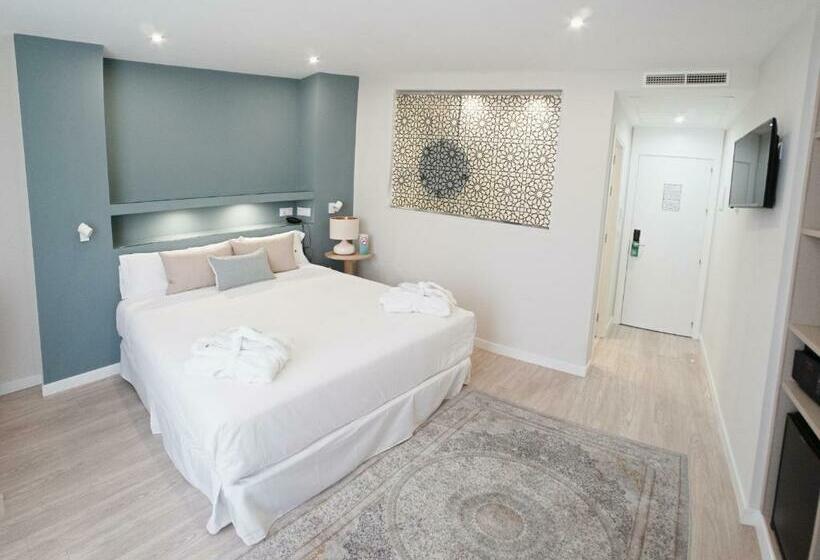 Deluxe Kamer, Pasarela