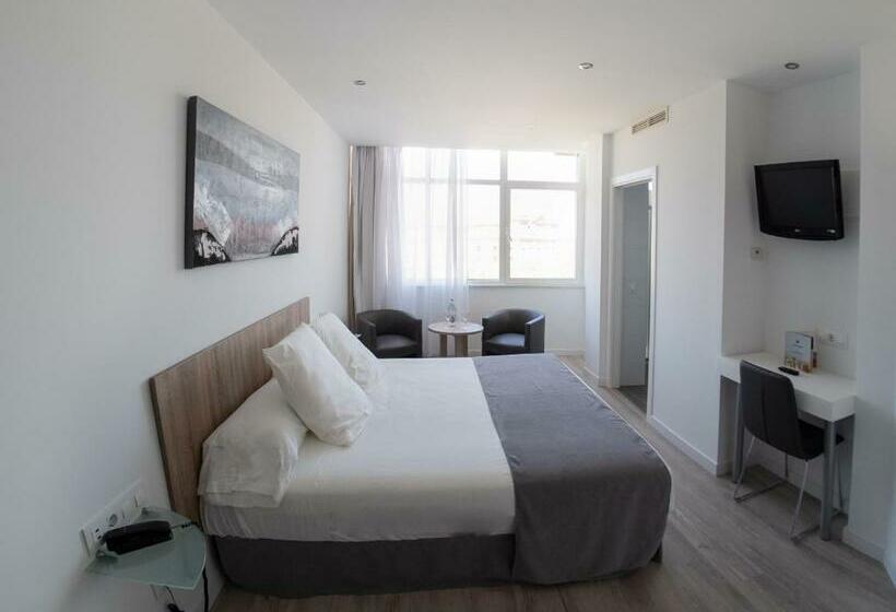 Deluxe Kamer, Pasarela