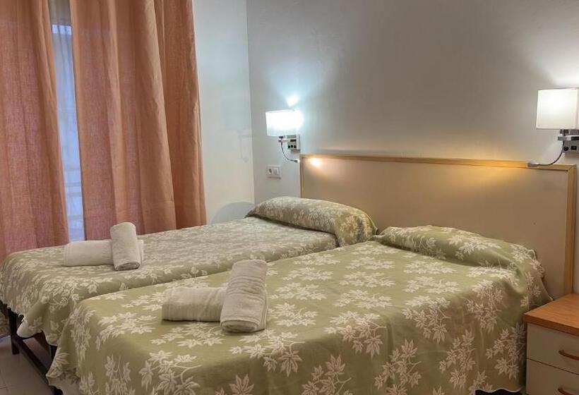스탠다드 룸 공동 욕실, Hostal Alhambra Tarragona