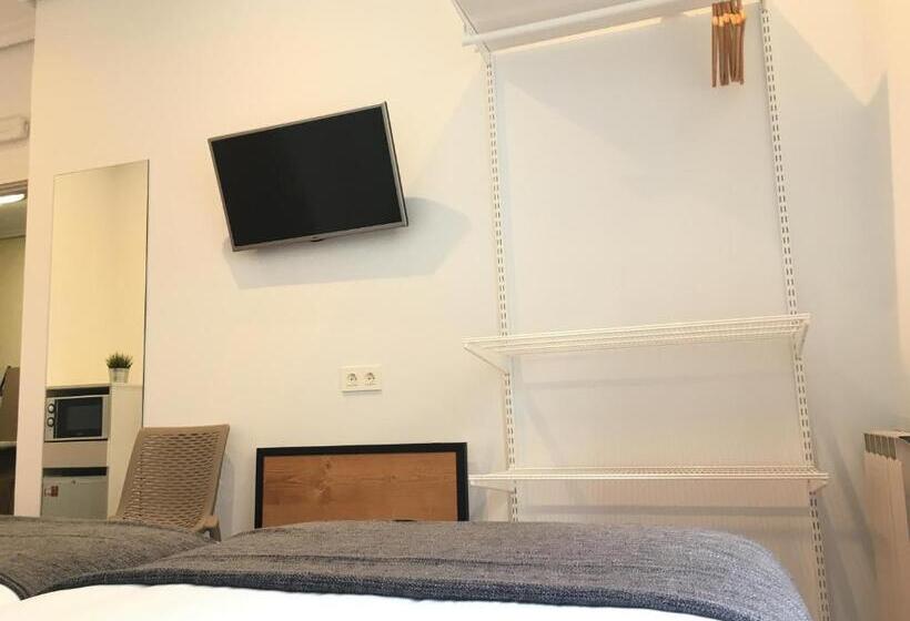 デラックスルーム, Pension La Perla