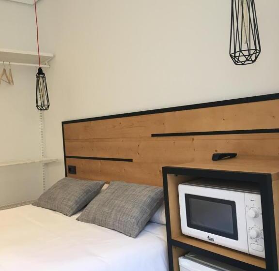 Standart Oda, Pension La Perla