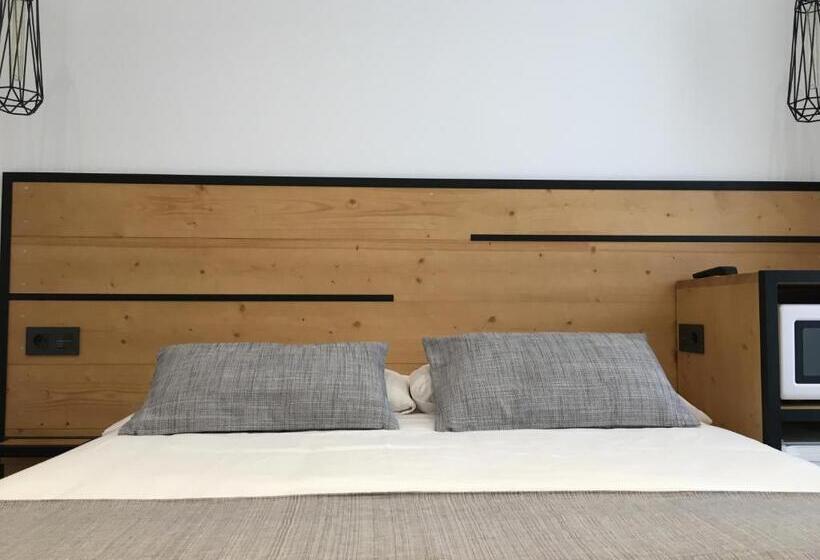 Standart Oda, Pension La Perla