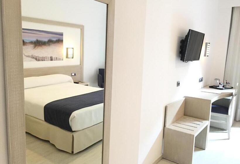 اتاق استاندارد سه نفره, Spa Cádiz Plaza