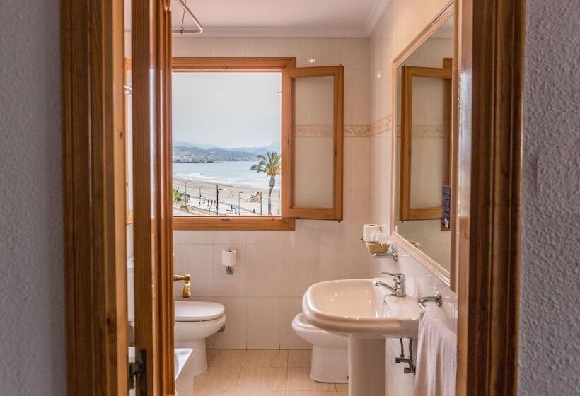 스탠다드 트리플 룸, Hostal San Juan