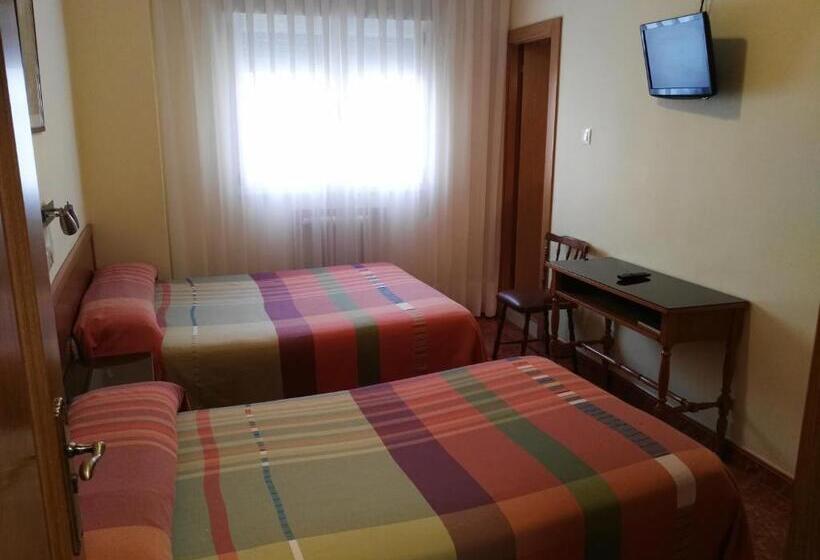 Номер Стандарт Трехместный, Hostal San Felix
