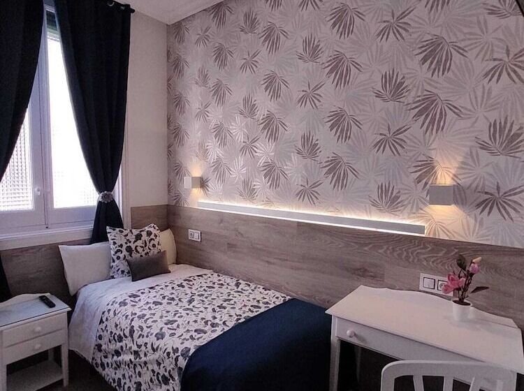 اتاق استاندارد یک نفره, Hostal Alfaro