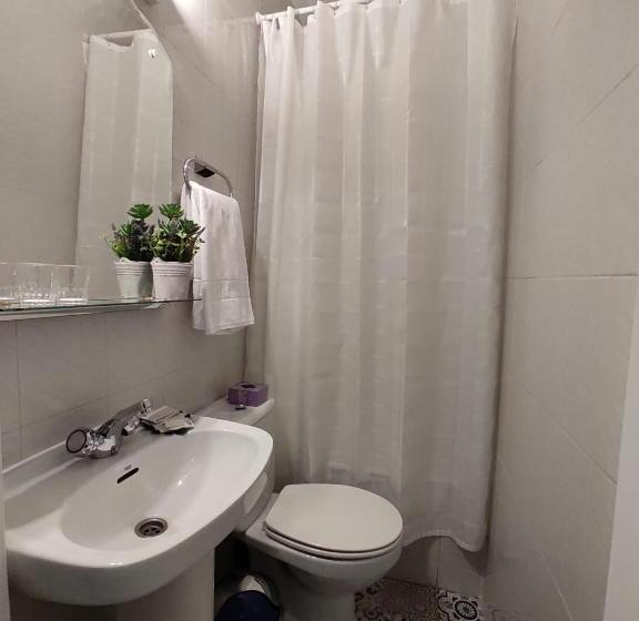 اتاق استاندارد با 2 تخت دوبل, Hostal Alfaro