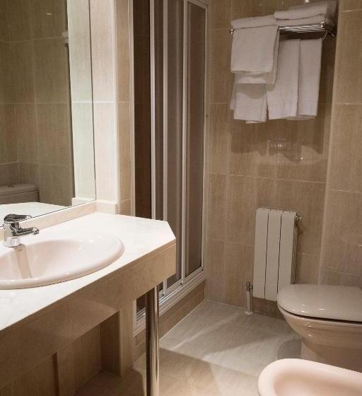 Номер Стандарт Трехместный, Hostal Azul