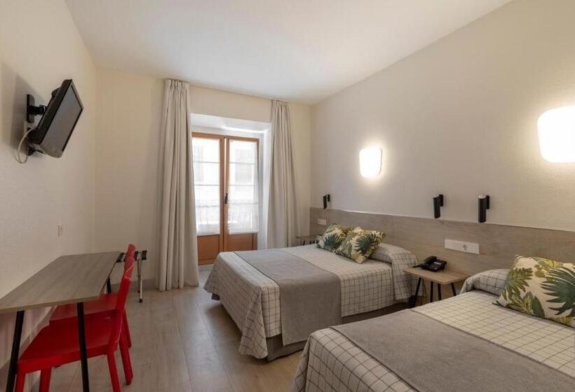 اتاق استاندارد سه نفره, Hostal Castilla Ii Puerta Del Sol