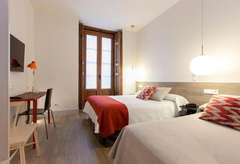 اتاق استاندارد سه نفره, Hostal Castilla Ii Puerta Del Sol