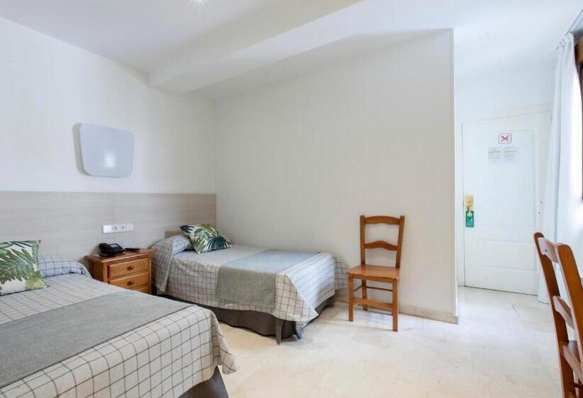 اتاق استاندارد سه نفره, Hostal Castilla Ii Puerta Del Sol