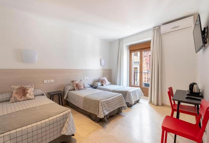 اتاق استاندارد سه نفره, Hostal Castilla Ii Puerta Del Sol