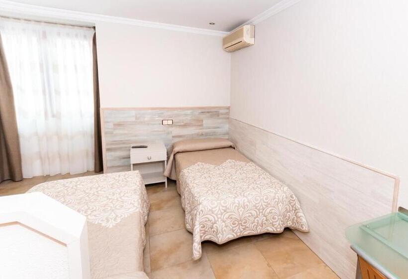 اتاق استاندارد سه نفره, Hostal Viky