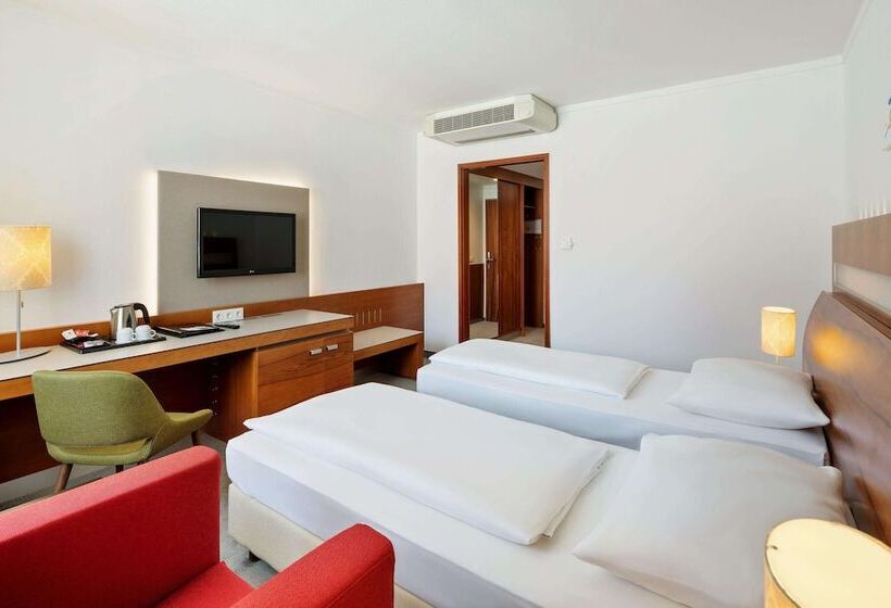Трехместный Номер Комфорт, Austria Trend Hotel Europa Graz Hauptbahnhof