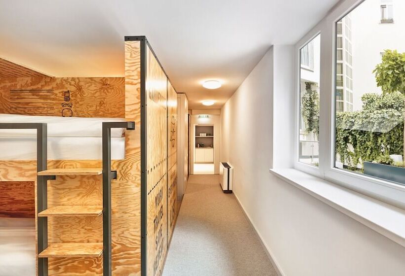 共用房间的床, H+ Hotel Wien