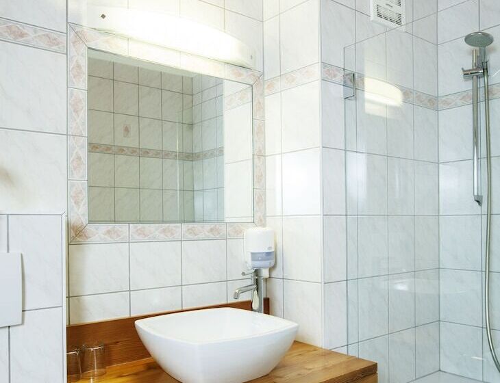 Четырехместный Номер Стандарт, Parkhotel Matrei