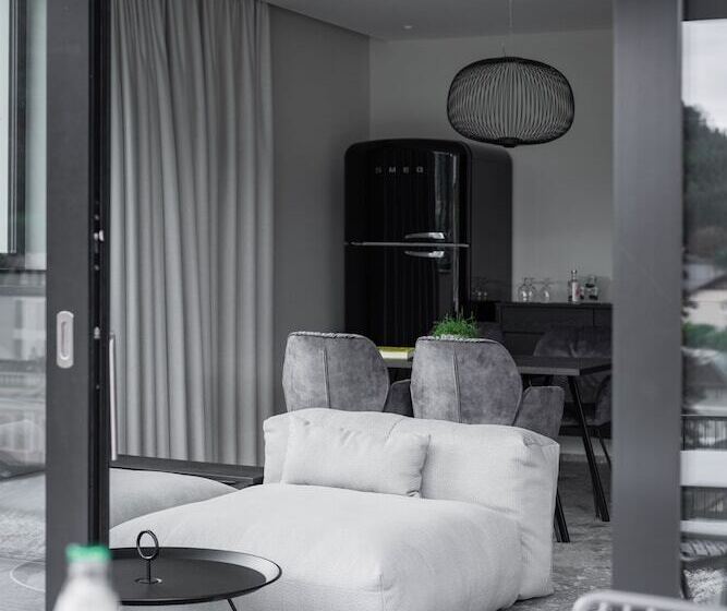 سوییت سوپریور, Stadthotel Goldenes Schiff