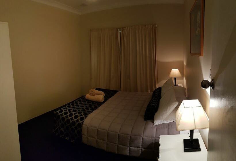 Апартаменты 3 Спальни, Amber Court Motel, Coonabarabran