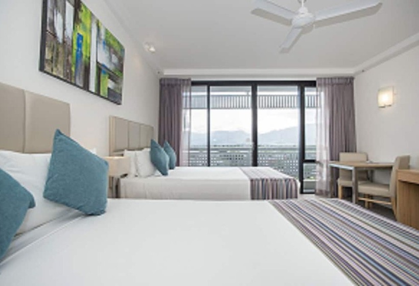 스탠다드 룸 더블 침대 2개, Rydges Esplanade Resort Cairns